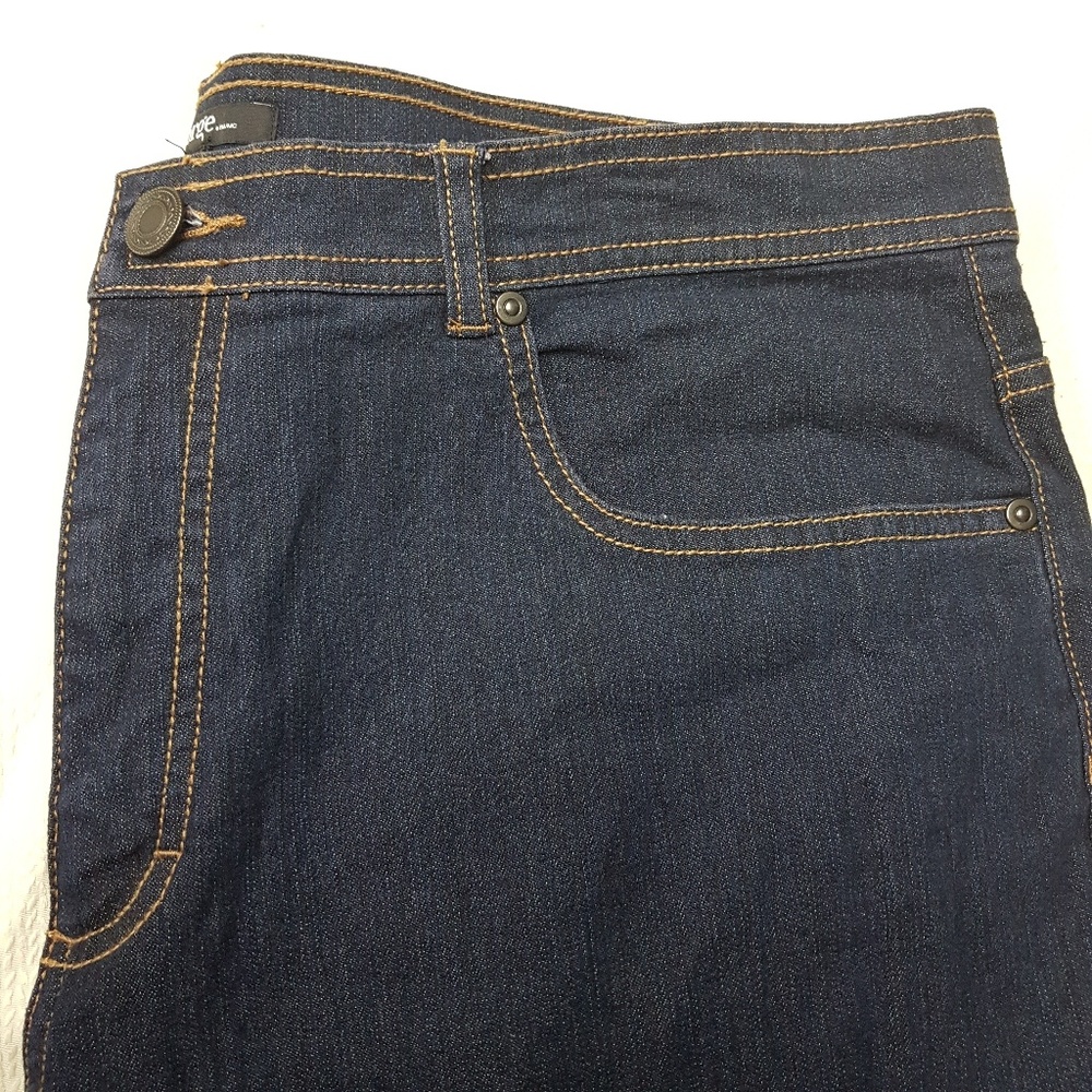 Jeans - Picture 2 of 8